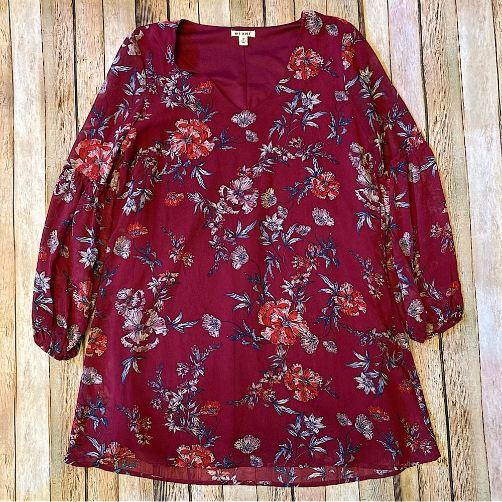 Miami Sheer Lined M Floral Dress Sheer Long Sleeves Cinched at Wrist V-Neck